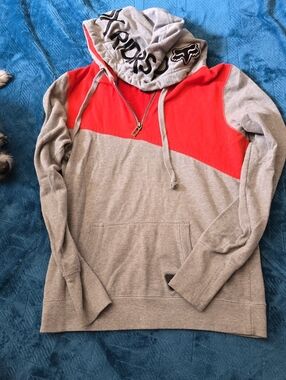 Fox Womans Grey and Red Colorblock Pullover Hoodie